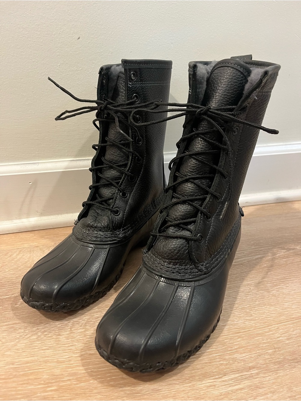 NWOT L.L. Bean Black Women's Lace-Up Waterproof Duck Boots